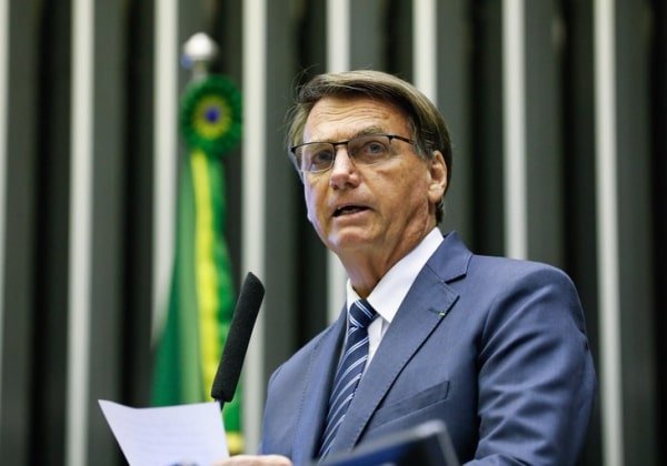 Jair Bolsonaro ironiza carta pela democracia: ‘Lida na micareta do PT’