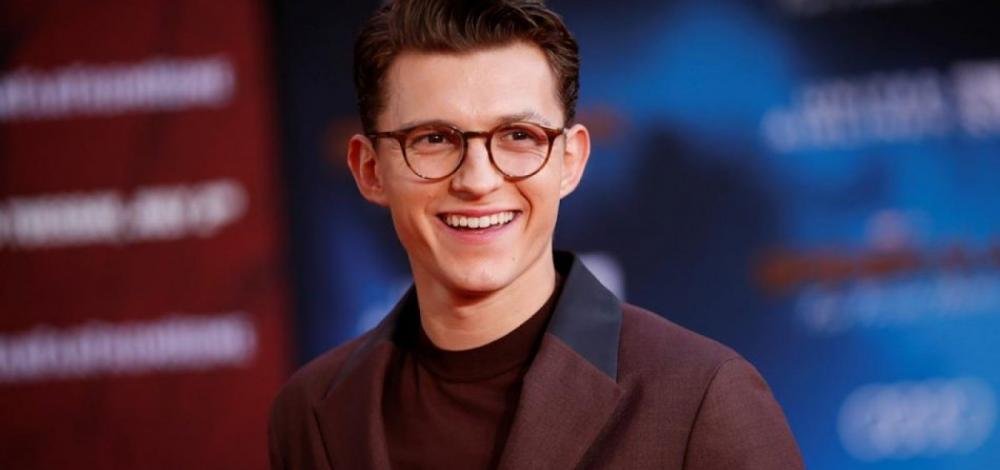 Tom Holland anuncia afastamento das redes sociais para 