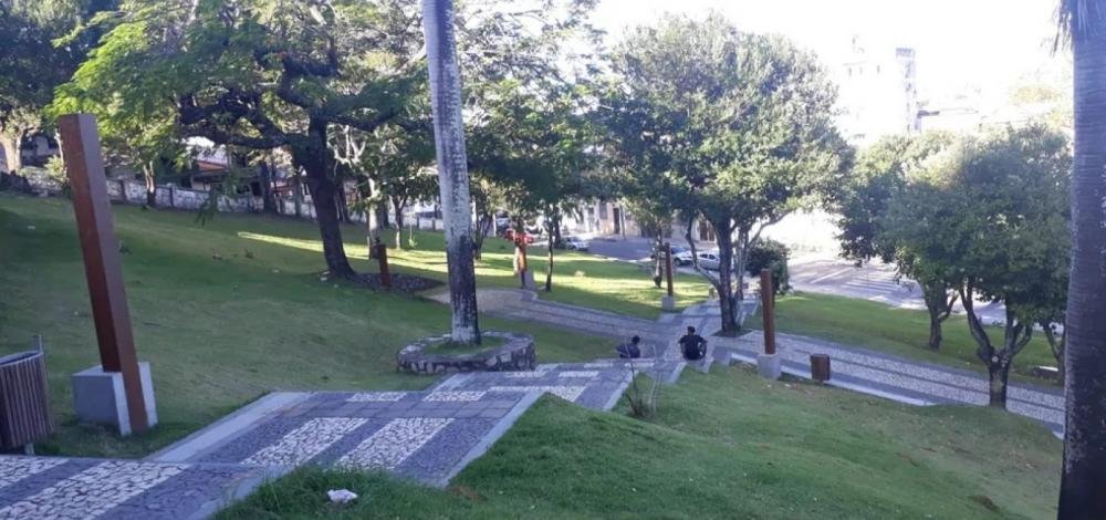 Dezenove luminárias e 300 metros de fio de cobre são furtados no Bonfim