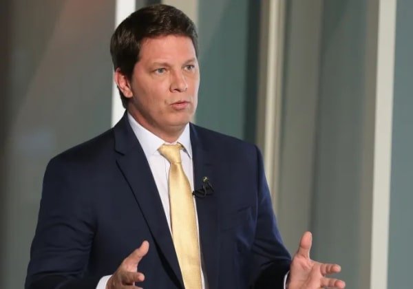 Mário Frias responde Mandetta após sabatina de Bolsonaro no JN: ‘Não seja cínico’