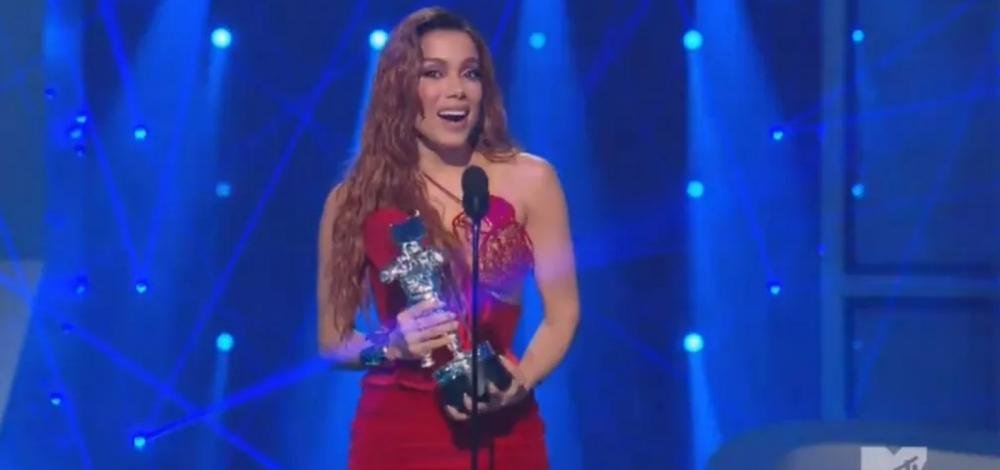 Anitta conquista prêmio inédito para o Brasil e ‘Envolver’ é o melhor clipe de música latina no VMA