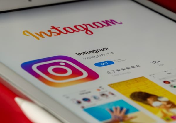 Instagram desmente boato sobre revelar localização de usuários