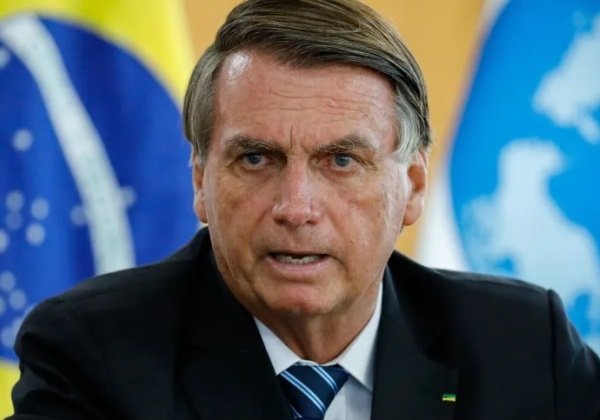 Bolsonaro defende compra de imóveis com dinheiro vivo: ‘Já foi investigado’