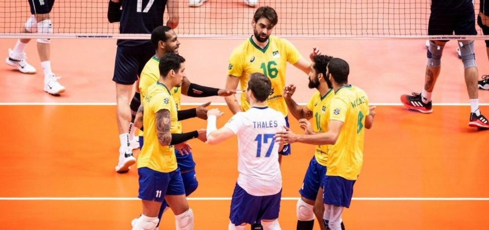Brasil vence Irã e encara Argentina na semifinal do Mundial de vôlei