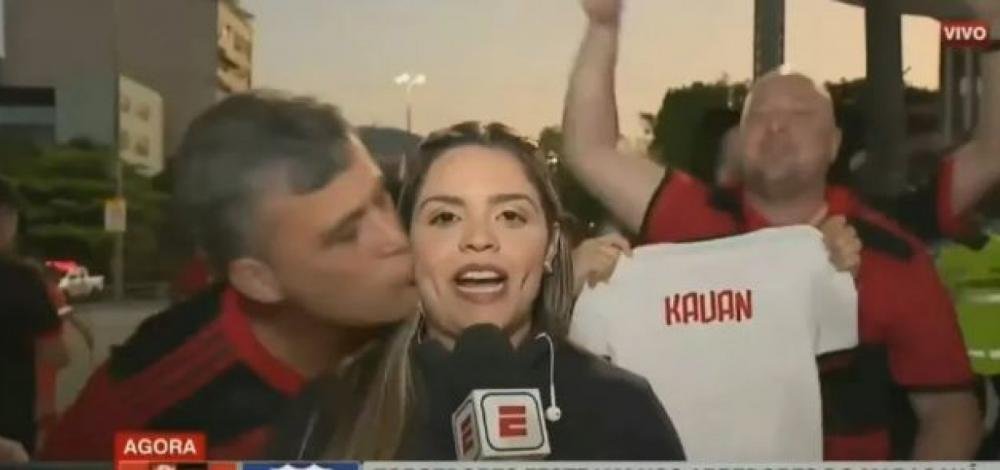 Torcedor do Flamengo tem prisão decretada após assediar repórter ao vivo