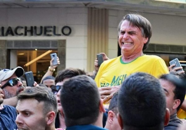 PF vê pressão para desenterrar caso da facada antes das eleições