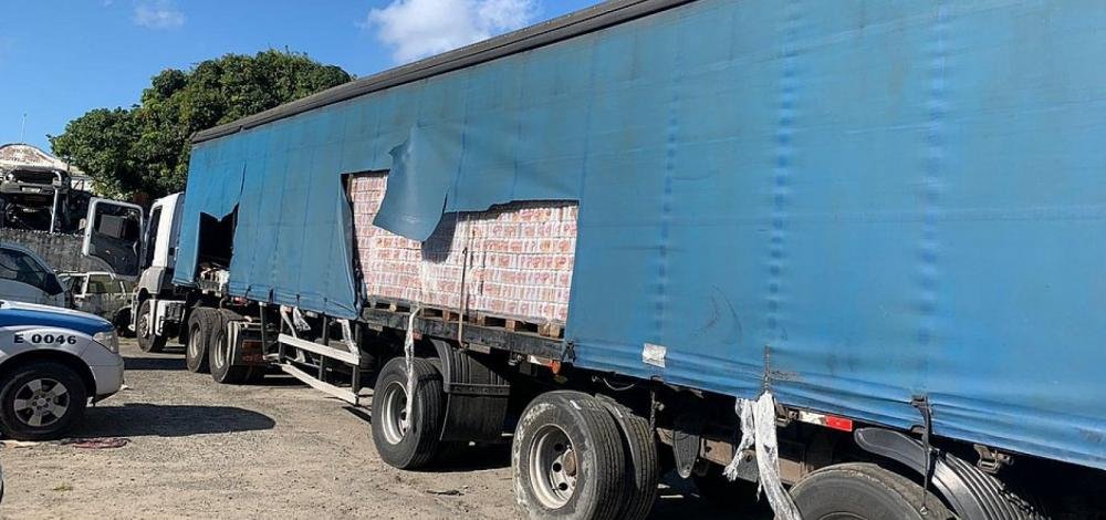 Polícia recupera carga de cerveja roubada em Feira de Santana