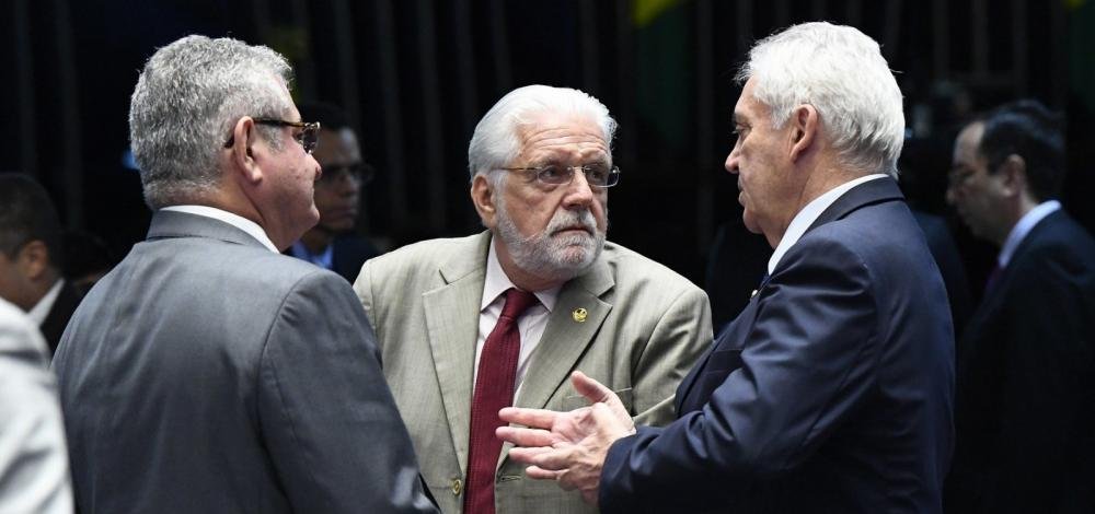 Decreto das armas: Wagner e Otto defendem suspensão; Coronel quer manter