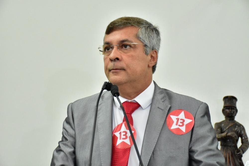 A Câmara não é culpada pela incompetência de Colbert, diz Fernando Torres