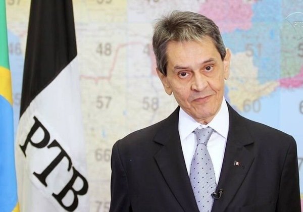 Alexandre de Moraes decreta prisão preventiva de Roberto Jefferson