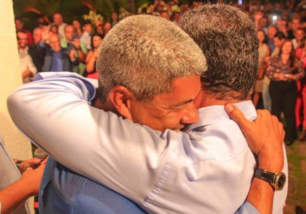 Em encontro com prefeitos, Rui celebra eleição de Jerônimo: ‘vitória de um projeto’
