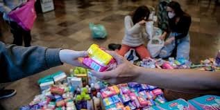 Campanha arrecada absorventes para serem doados a escolas públicas de Feira de Santana