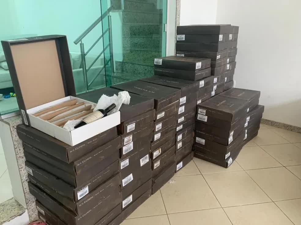 PF faz operação para desarticular esquema clandestino de vinhos em Feira de Santana e em mais quatro cidades da Bahia