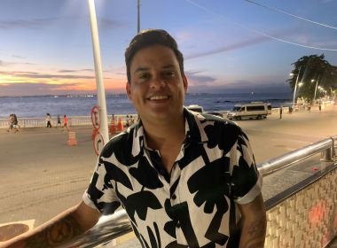 Thiago Aquino celebra gravação de 1º DVD no Farol da Barra: 'Realização de um sonho'