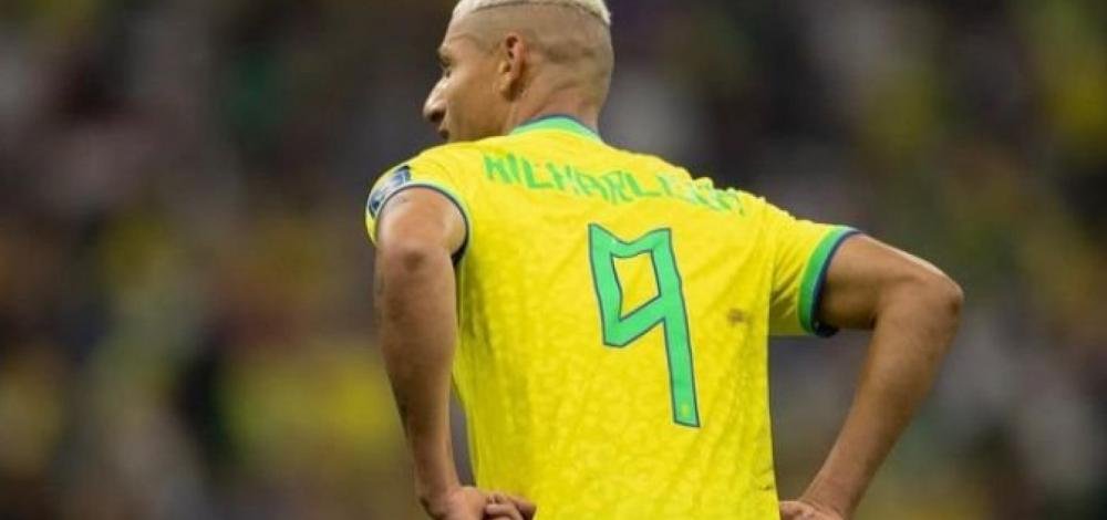 Estreante na Copa, Richarlison faz 2 gols contra a Sérvia e dá vitória ao Brasil em primeiro jogo da seleção