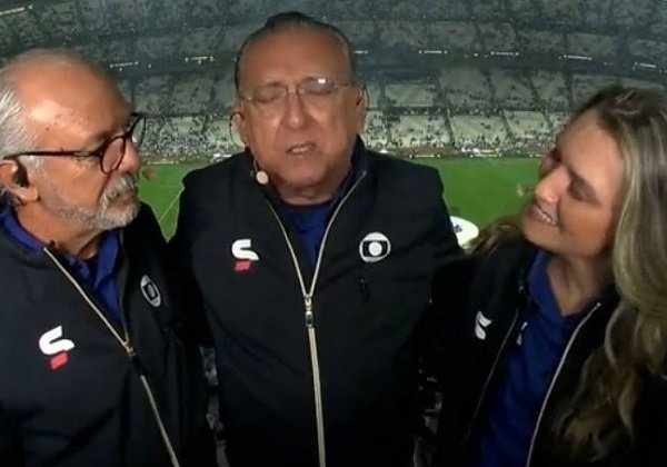 Galvão Bueno se emociona ao se despedir da Copa e da TV aberta: ‘só tenho a agradecer’