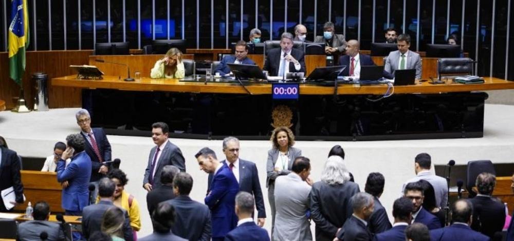 PEC da Transição é aprovada em 2º turno na Câmara e segue para o Senado