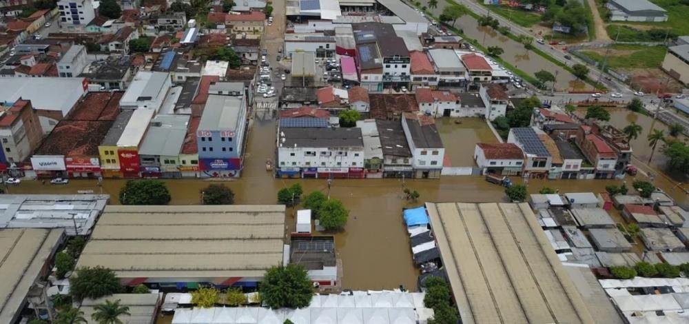 Número de atingidos pelas chuvas passa de 180 mil no estado