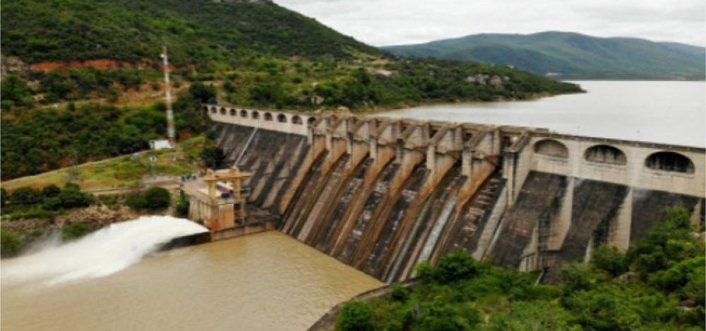 Abertura de comportas da Usina de Pedra deixa 500 desalojados na região de Jequié
