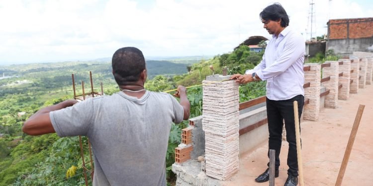 Dr. Pitágoras inicia o ano fiscalizando obras do Mirante e da Avenida Wanderley Araújo Pinho