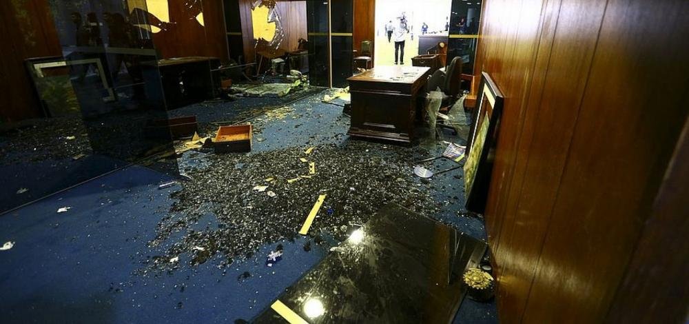 Jovem Pan é investigada por incentivar atos antidemocráticos