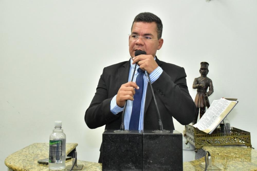 Profissionais de saúde de Feira continuam com salários atrasados, mesmo com quase R$ 360 milhões de suplementação aprovados