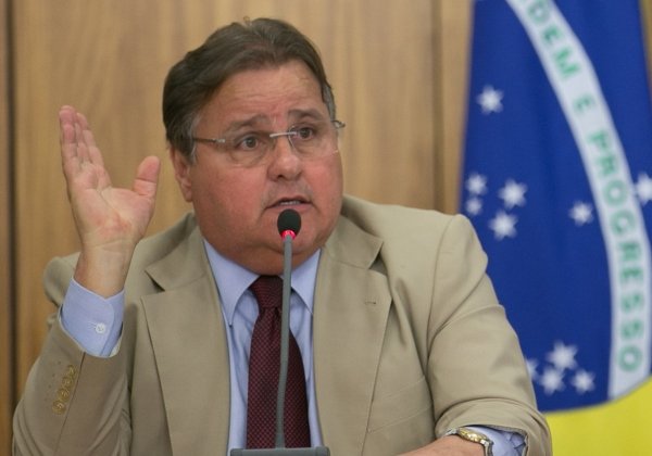 Geddel critica postura de Colbert Martins: ‘MDB tem porta da rua’