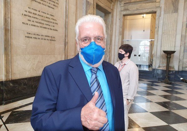 Equipe de Wagner faz novo alerta sobre tentativa de golpe com número do senador