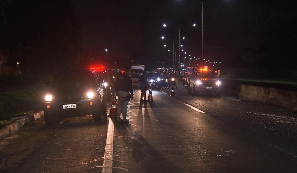 Grupo com 20 criminosos tenta fazer arrastão na BR-324 após capotamento