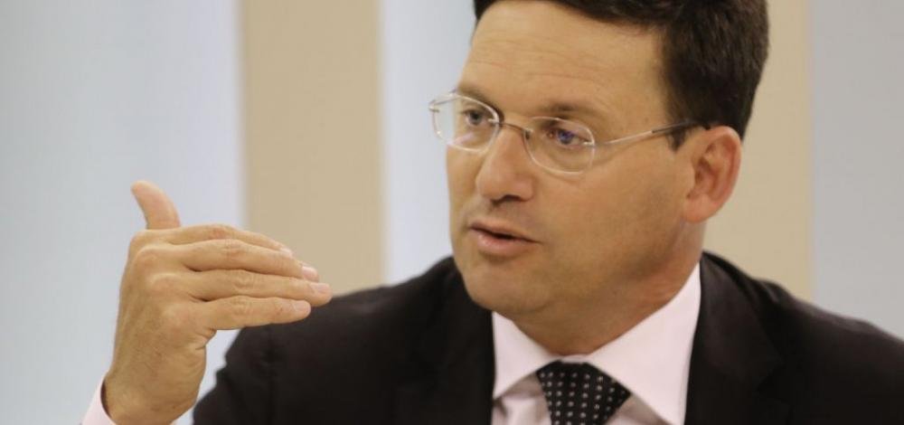 João Roma defende donos de propriedades agrícolas suspeitos de assassinar indígenas no Extremo Sul da Bahia