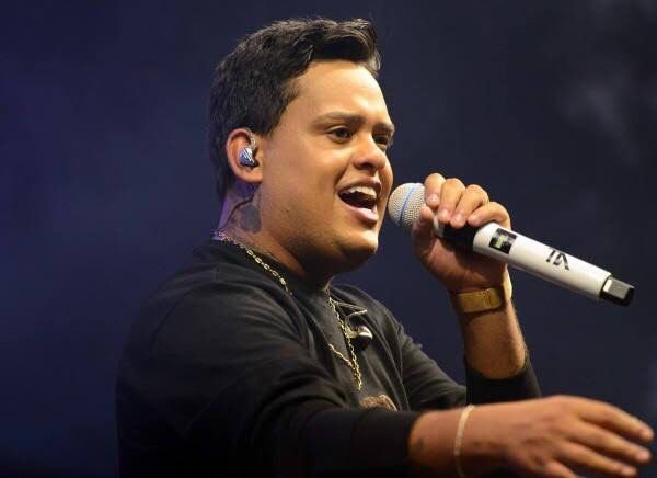 Thiago Aquino é o artista baiano mais escutado do ano nas plataformas digitais