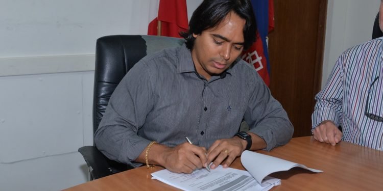 Candeias: Prefeitura garante piso dos professores e reajuste do Agentes Comunitários de Saúde e Endemias