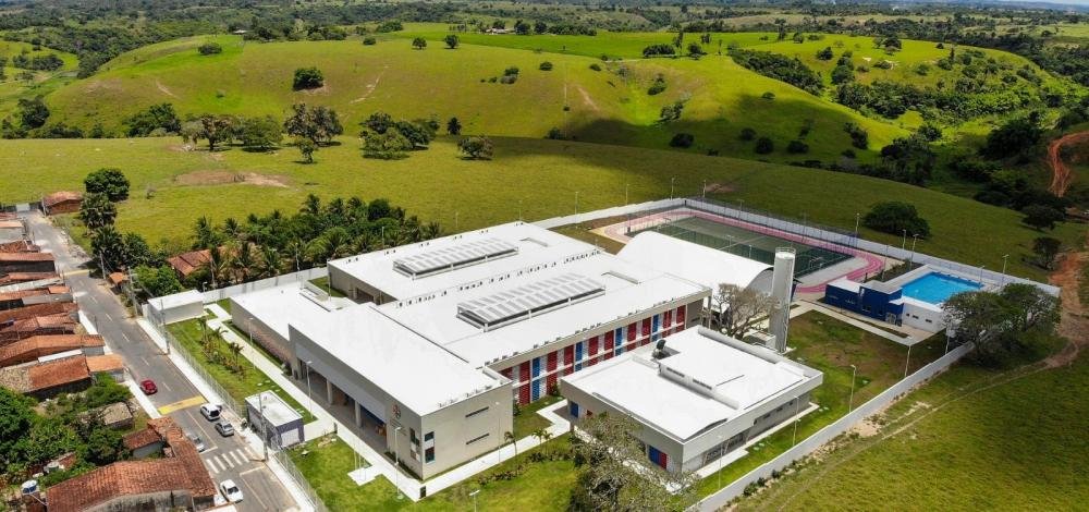 Com aula inaugural, Jerônimo Rodrigues dá início ao ano letivo e entre escola em Amélia Rodrigues