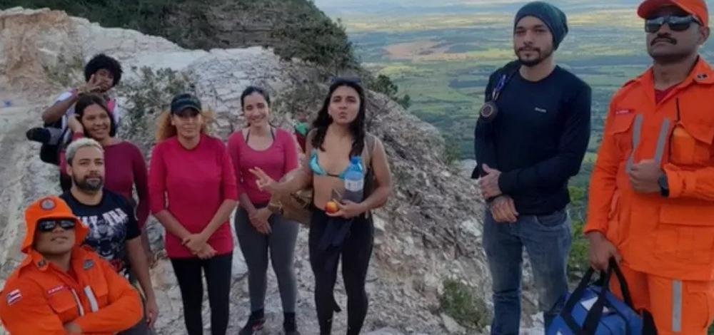 Após ficar um dia perdido em trilha na Bahia, grupo é resgatado por bombeiros