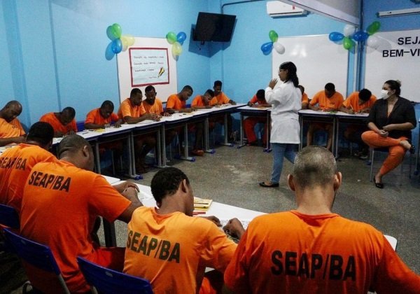 Aulas da rede estadual de ensino são retomadas nas unidades prisionais