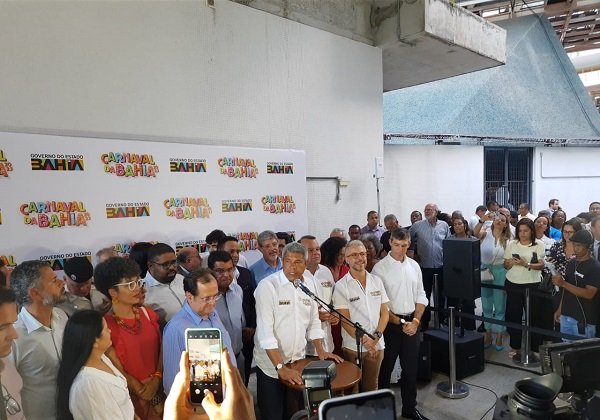 Carnaval da Bahia homenageará Moraes Moreira: primeiro artista que tocou sobre um trio