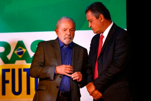 Sete ministros cumprem agenda na Bahia durante visita de Lula à Santo Amaro