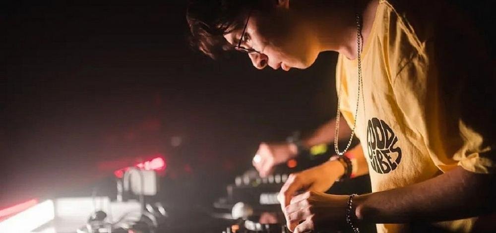 Conheça o Dj baiano responsável por remix usado por Rihanna no Super Bowl