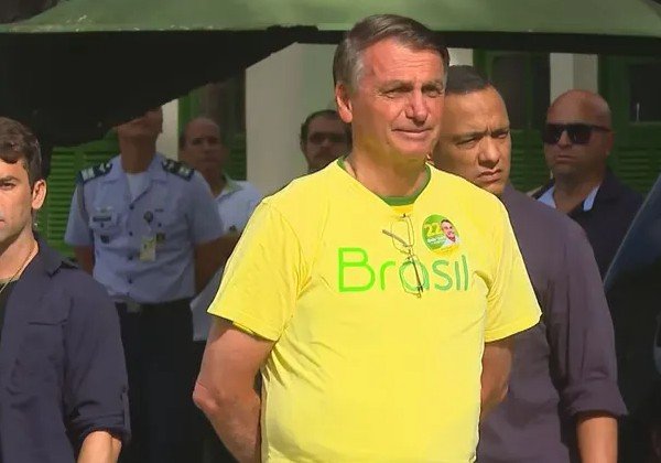Bolsonaro ficará pelo menos até 15 de março nos Estados Unidos