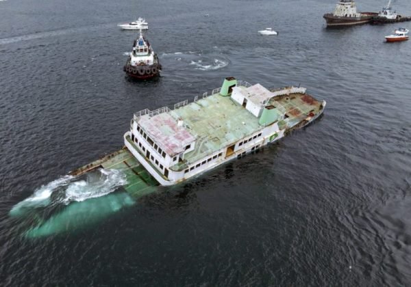 Setur abre licitação para empresa especialista em afundamento controlado de embarcações