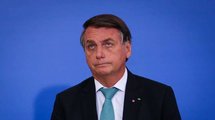 Fisco diz que analisará outras joias enviadas a Bolsonaro