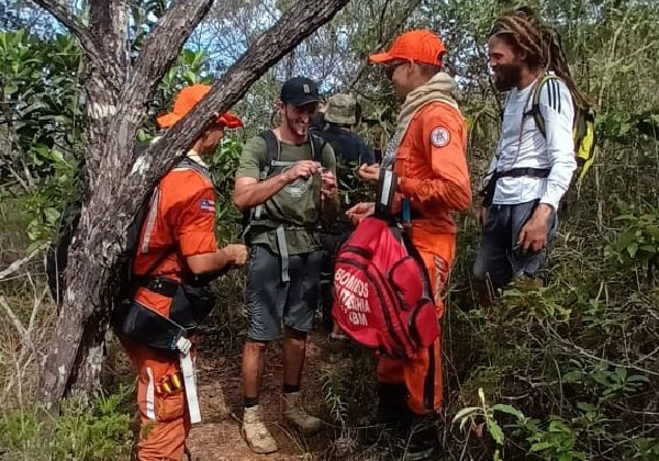 Bombeiros resgatam turistas israelenses que se perderam em trilha na Chapada
