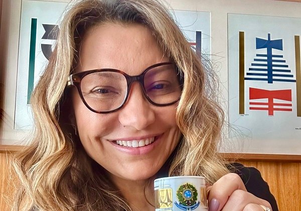 União e EBC têm 72h para explicar live de Janja à Justiça