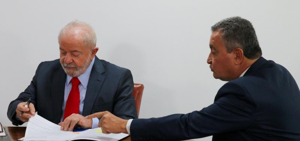 Lula proíbe ministros de anuciarem projetos sem aval de Rui Costa