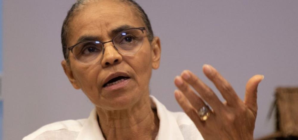 Ministra Marina Silva deixa hospital de Brasília após 2 dias internada