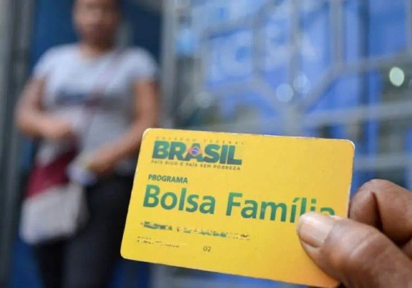 Caixa começa a pagar Bolsa Família com adicional de R$ 150