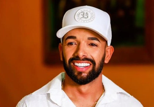 Unha Pintada: Cantor anuncia pausa para cuidar da saúde