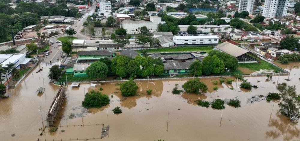 Ministros visitam áreas afetadas pela chuva em Rio Branco 