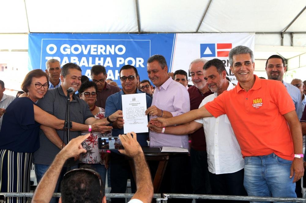 Nova Fátima recebe reforma de escola e obras de pavimentação e iluminação