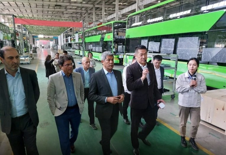 Governador Jerônimo visita duas fábricas da BYD, na China